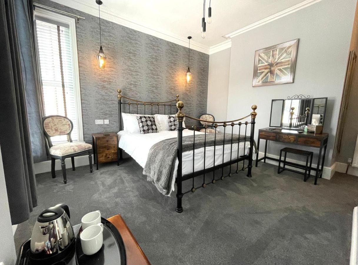 The Devonshire Villa อิลฟราคูมบ์ ภายนอก รูปภาพ