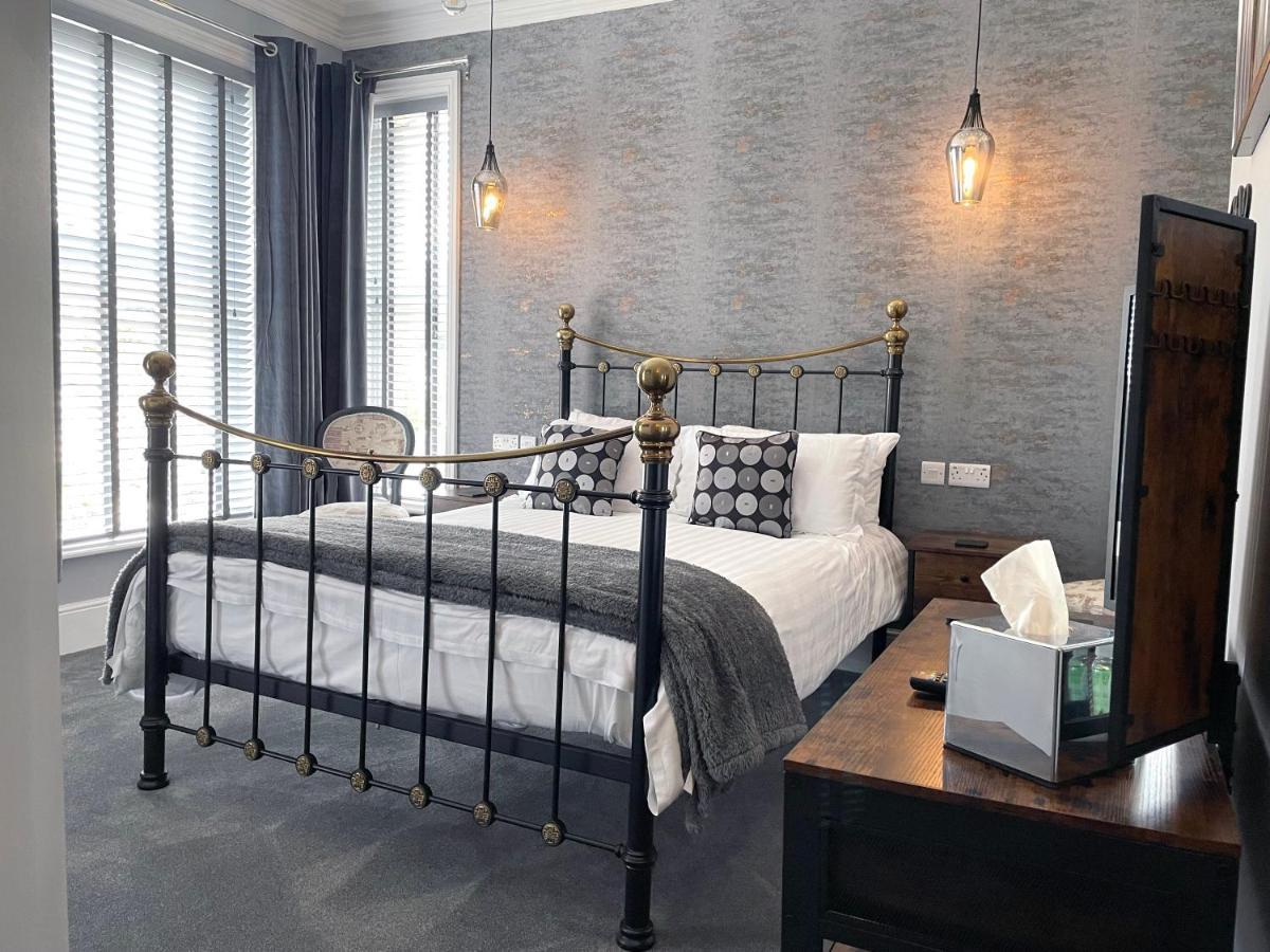 The Devonshire Villa อิลฟราคูมบ์ ภายนอก รูปภาพ