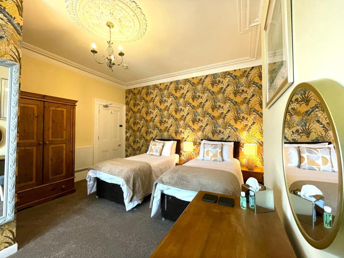 The Devonshire Villa อิลฟราคูมบ์ ภายนอก รูปภาพ