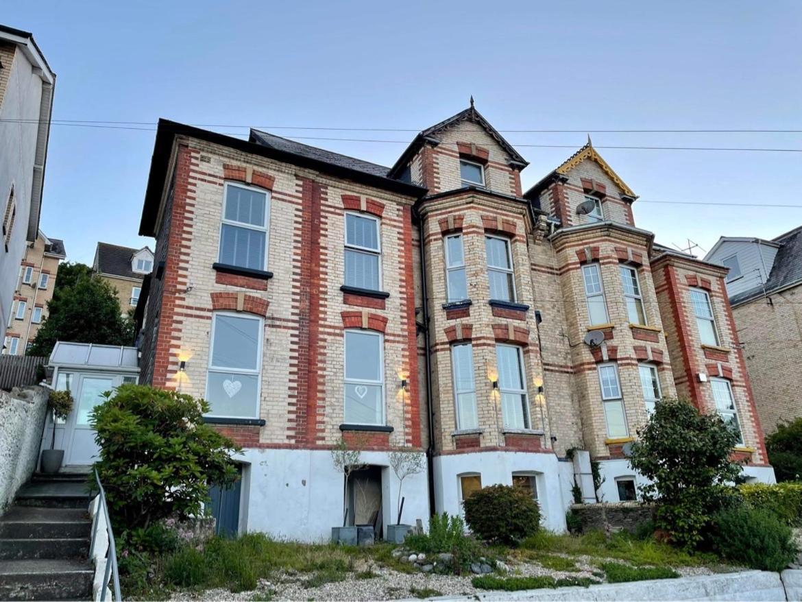 The Devonshire Villa อิลฟราคูมบ์ ภายนอก รูปภาพ