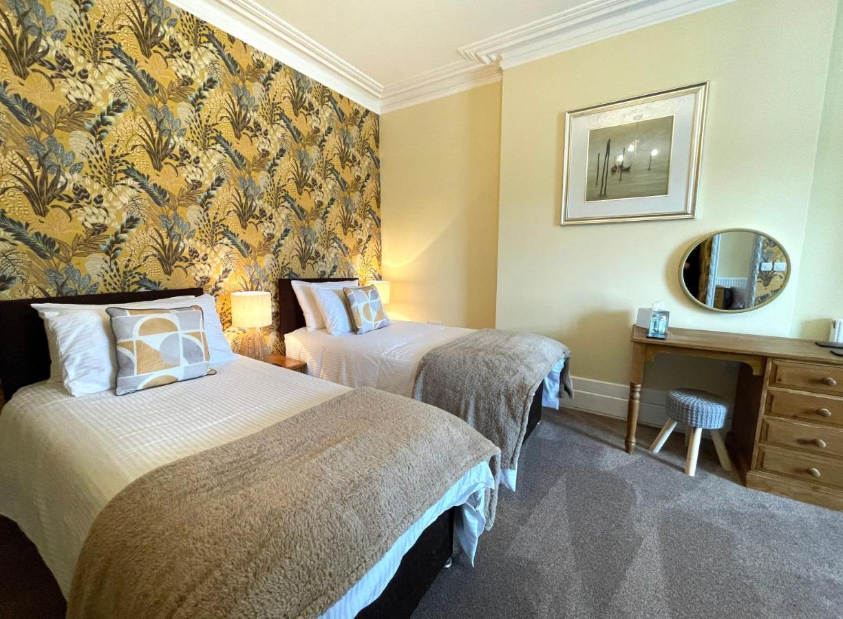 The Devonshire Villa อิลฟราคูมบ์ ภายนอก รูปภาพ
