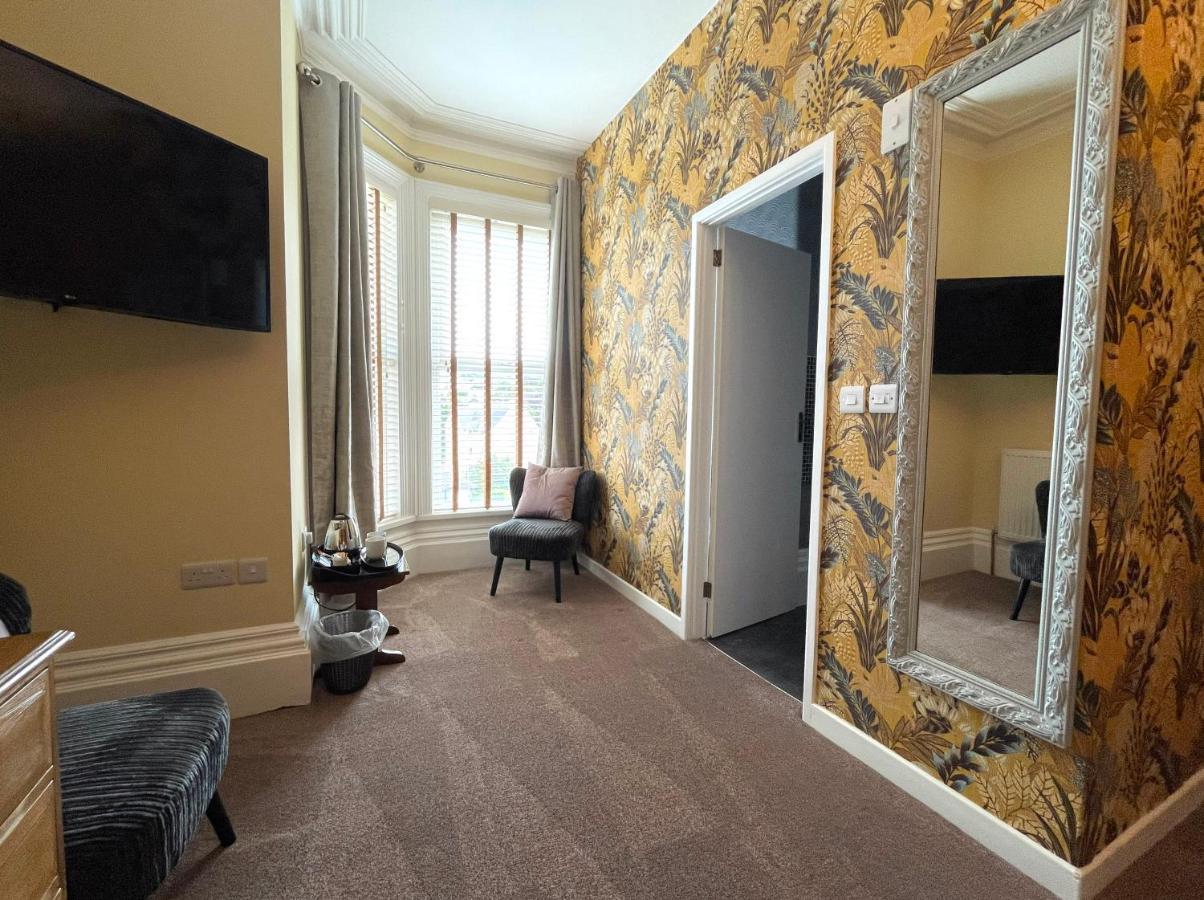 The Devonshire Villa อิลฟราคูมบ์ ภายนอก รูปภาพ