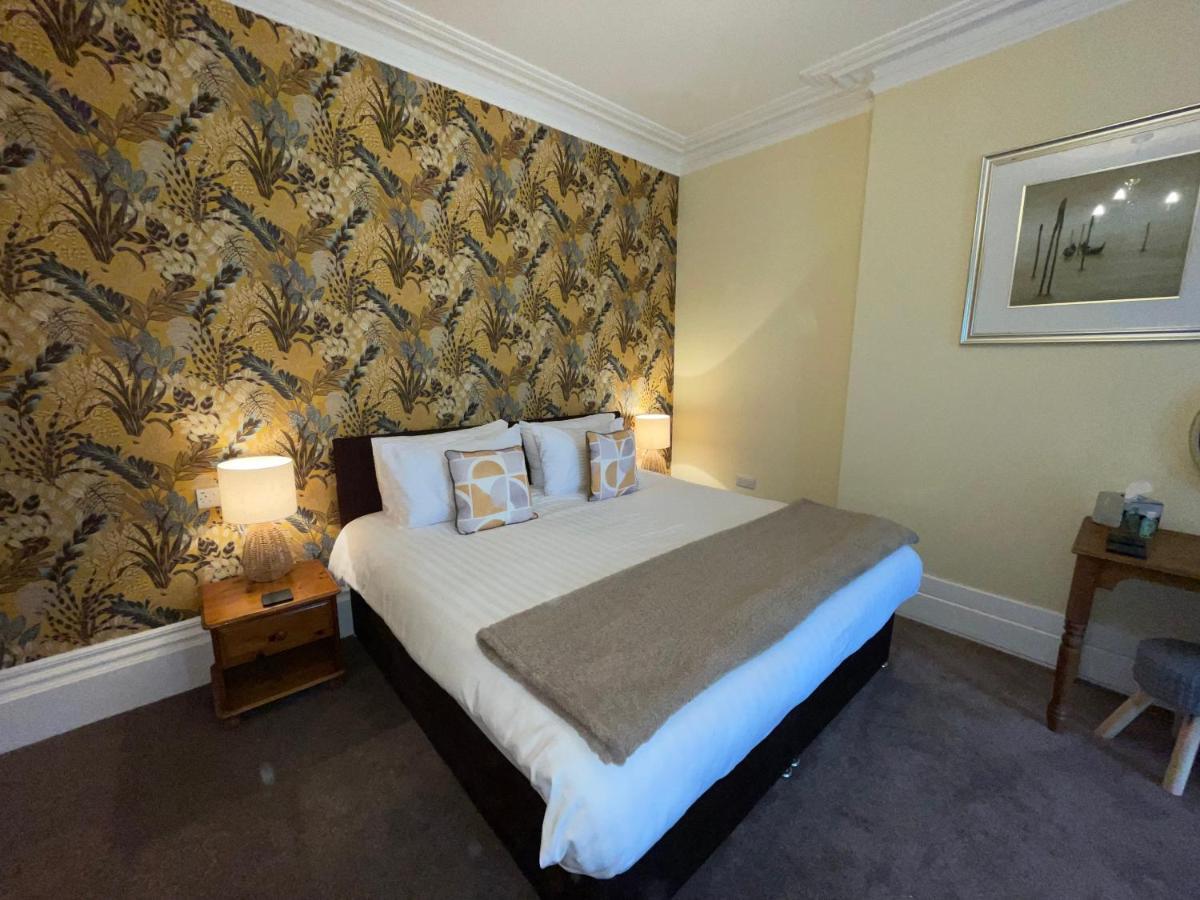 The Devonshire Villa อิลฟราคูมบ์ ภายนอก รูปภาพ